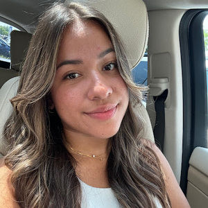 Meet your Posher, Laura